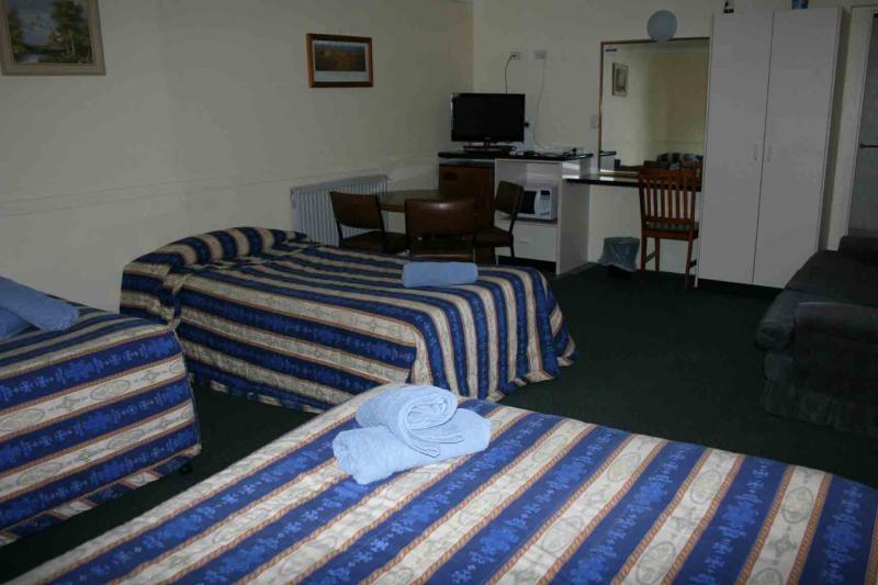 Alpine Heritage Motel Goulburn Buitenkant foto