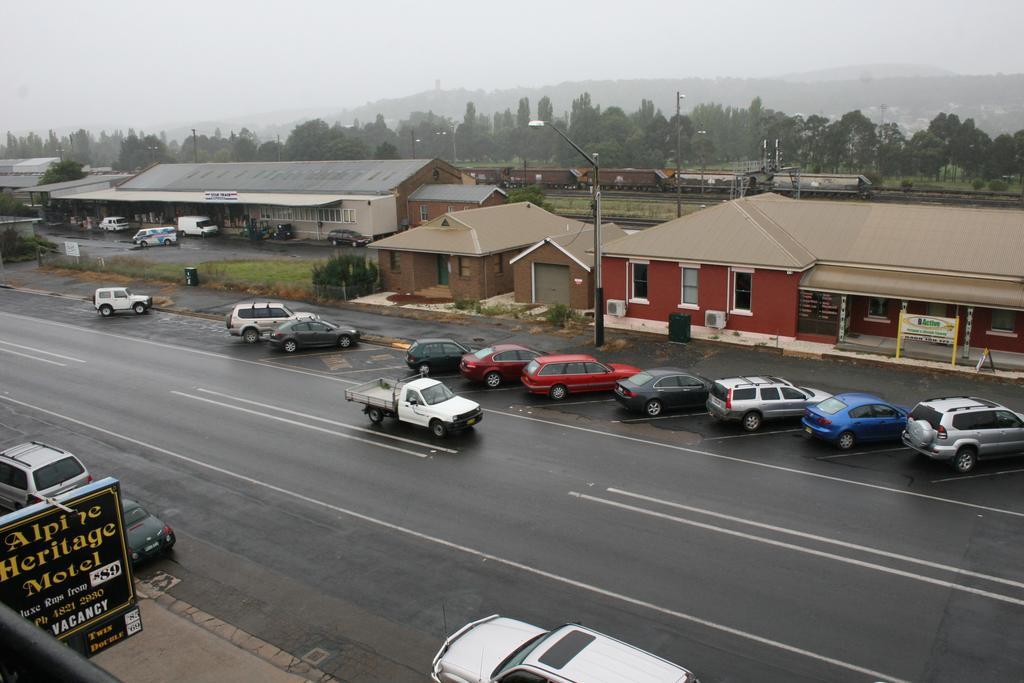 Alpine Heritage Motel Goulburn Buitenkant foto