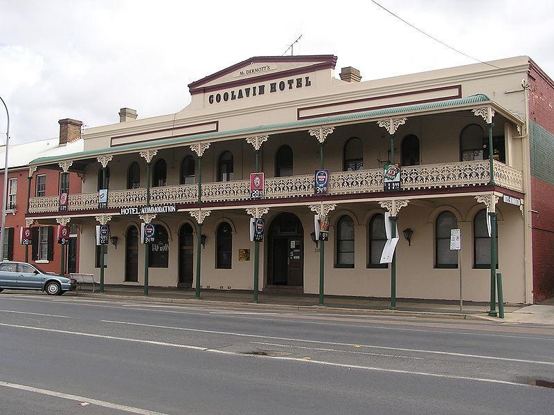 Alpine Heritage Motel Goulburn Buitenkant foto