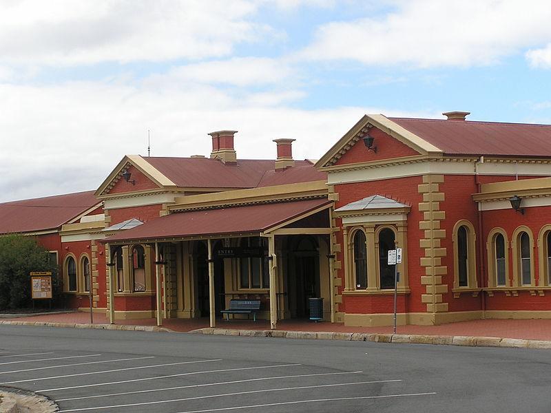 Alpine Heritage Motel Goulburn Buitenkant foto
