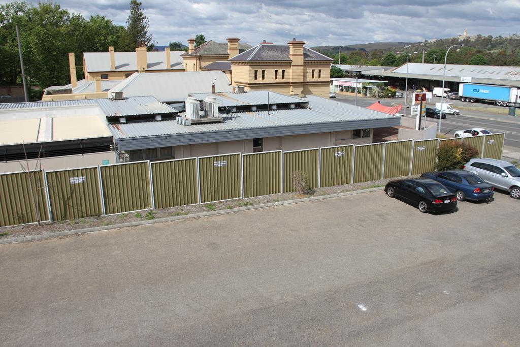 Alpine Heritage Motel Goulburn Buitenkant foto
