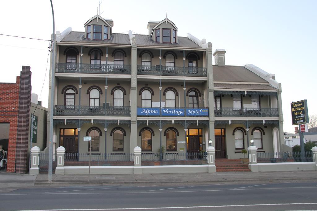 Alpine Heritage Motel Goulburn Buitenkant foto