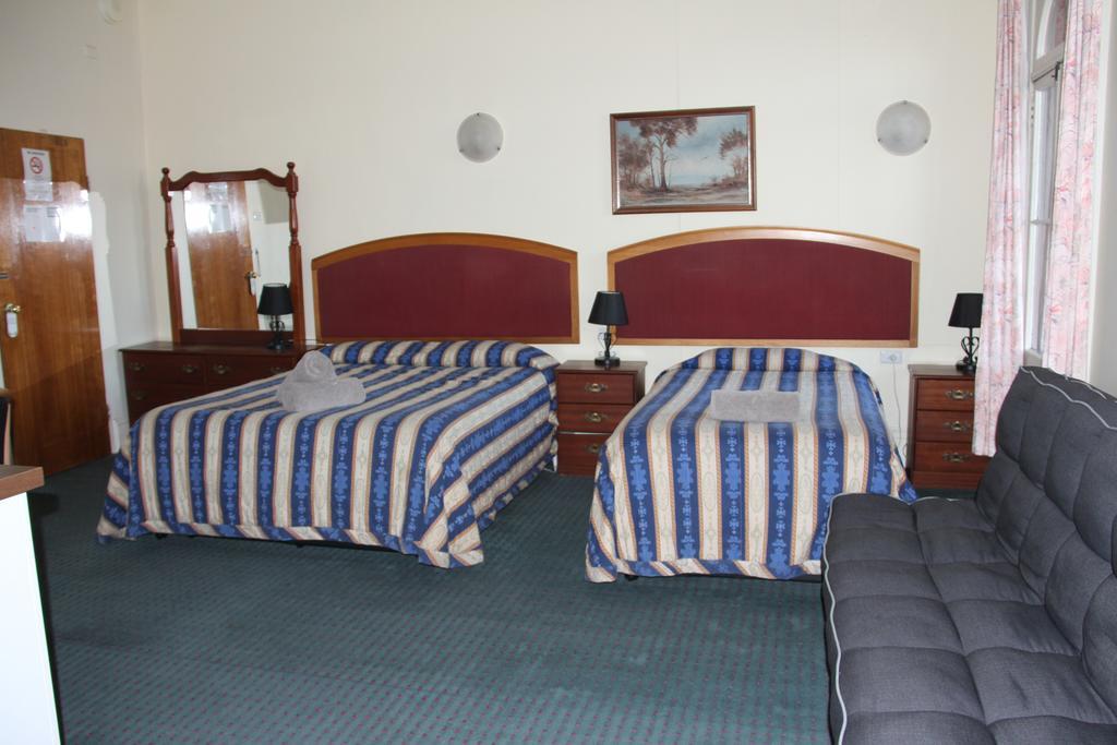 Alpine Heritage Motel Goulburn Buitenkant foto