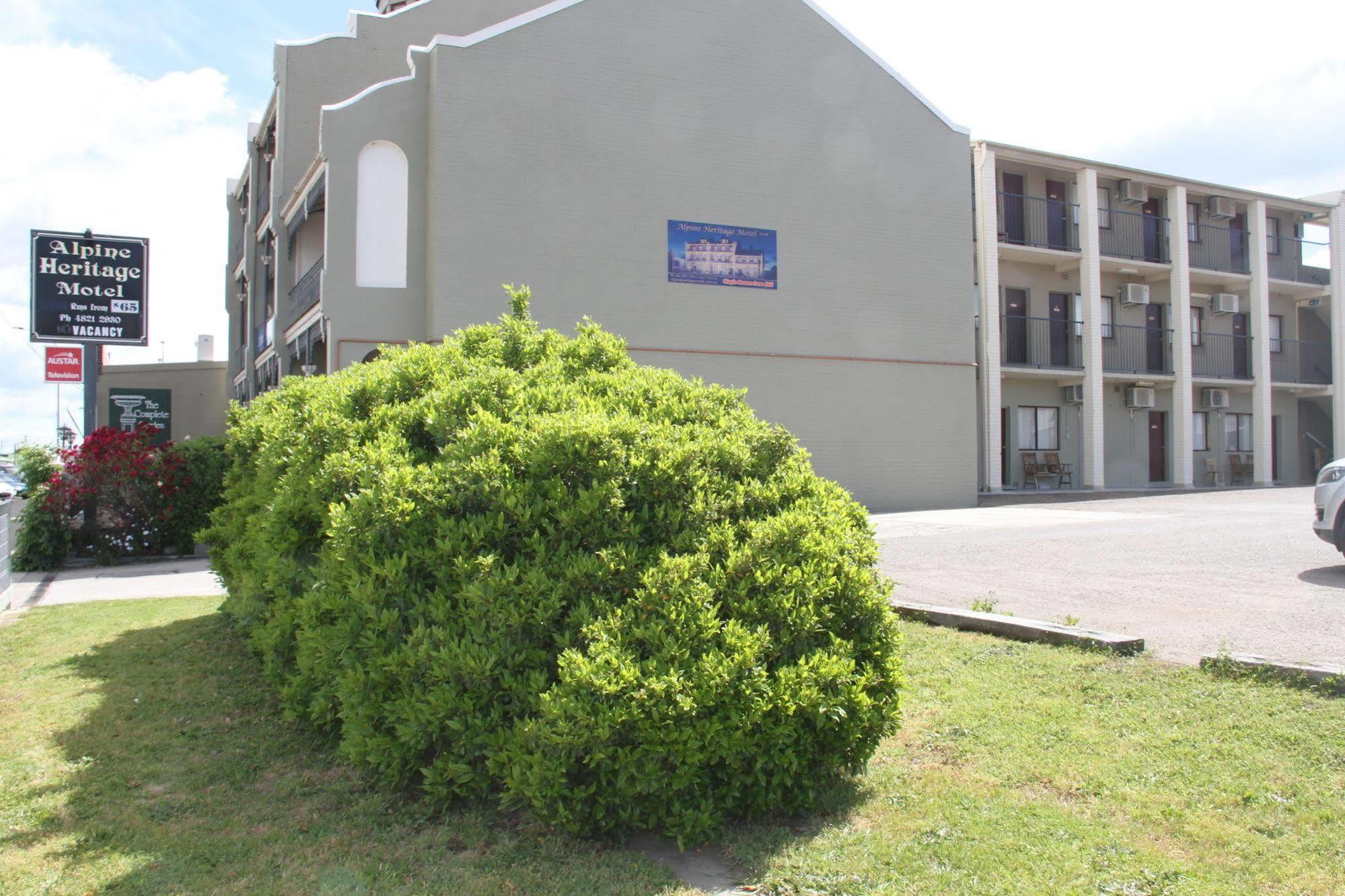 Alpine Heritage Motel Goulburn Buitenkant foto