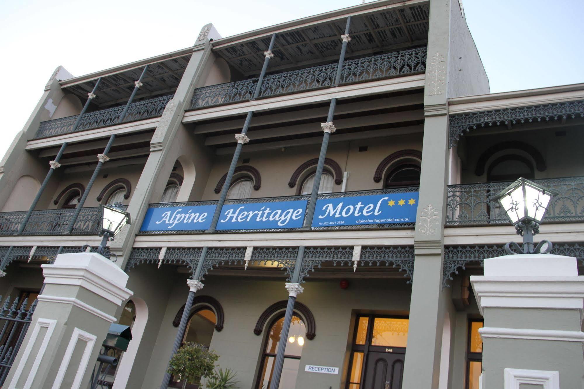 Alpine Heritage Motel Goulburn Buitenkant foto