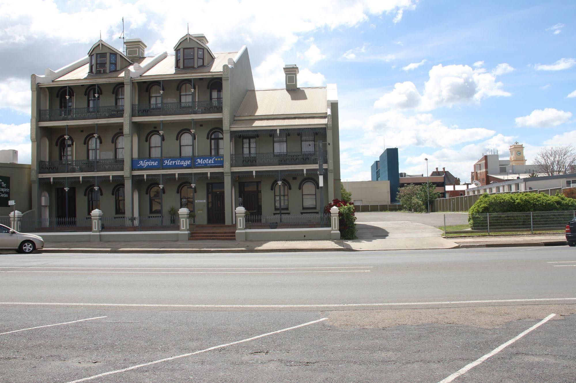 Alpine Heritage Motel Goulburn Buitenkant foto
