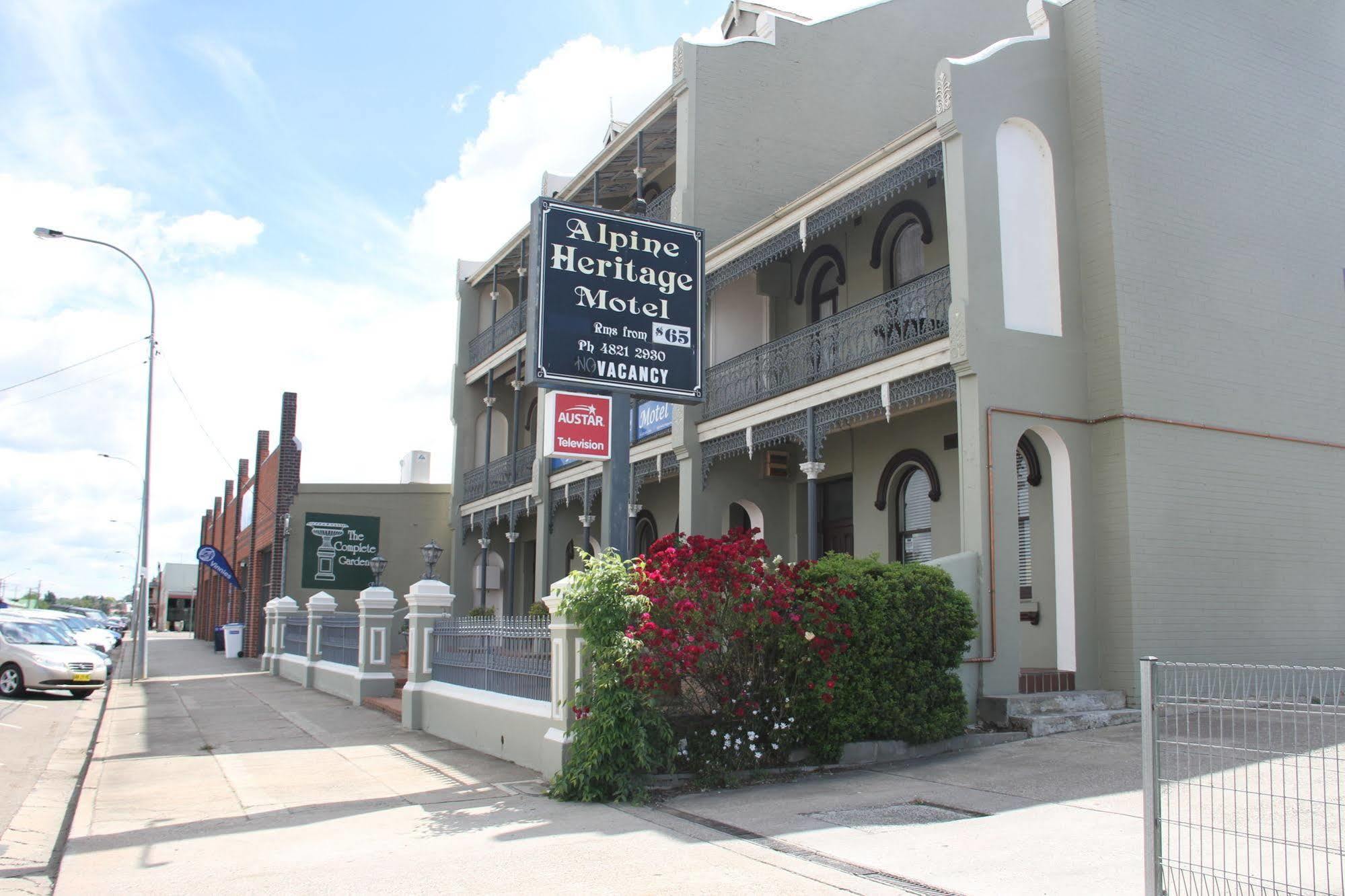 Alpine Heritage Motel Goulburn Buitenkant foto