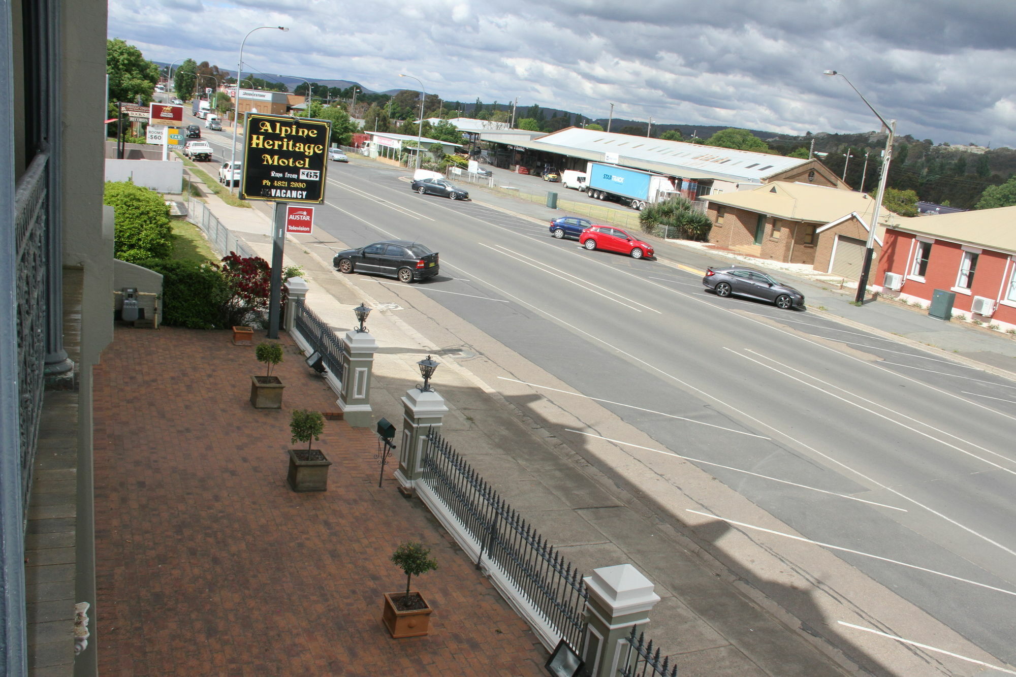 Alpine Heritage Motel Goulburn Buitenkant foto